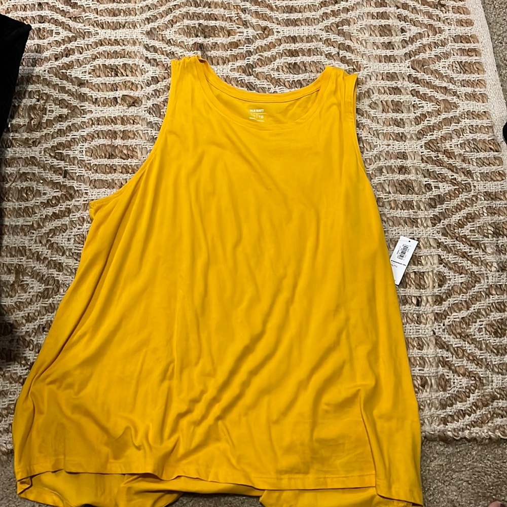 Yellow casual tank top from oldnavy size XL. Brand new